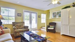 Duval Breeze by AvantStay Great Location Close to Beach Nightlife Shared Pool Week Long Stays - 3