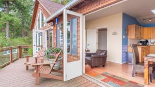 Madrona Beach House by AvantStay Waterfront Home - 3