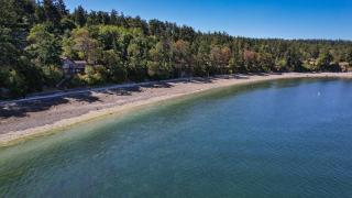 Madrona Beach House by AvantStay Waterfront Home - 4