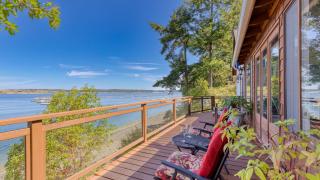 Madrona Beach House by AvantStay Waterfront Home - 0