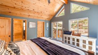 10 Mins to the Lake Hot Tub Game Room Modern Cabin Bearpaw by AvantStay - 2