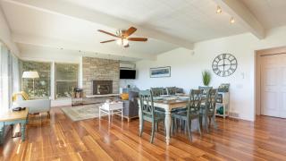 Sunny Side Island Retreat by AvantStay Backyard - 5