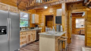 Dudley I by AvantStay Cosy Cabin w Hot Tub Incredible Views - 6