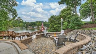 Lakefront w Private Dock Hot Tub Pontoon Rental Butler Bliss by AvantStay - 1