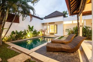 Homey Villa 2BR Seminyak - 7