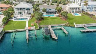 Harborside by AvantStay Expansive Destin Retreat - 0