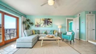 Beachfront Complex w 2 Pools Tennis Gulf Views Rise N Beach by AvantStay - 0