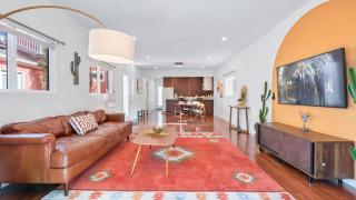 Southwest by AvantStay Heart of Hollywood Remodeled 1920s Bungalow - 4