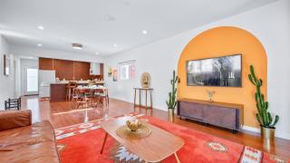 Southwest by AvantStay Heart of Hollywood Remodeled 1920s Bungalow - 1