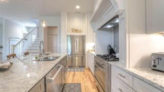 Dunn Inn 2 by AvantStay Walk to Beach Pool Access Sleeps 17 - 2