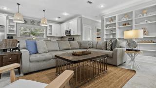 Boat-Friendly Pool 6BDR Main2 Guesthouses Honey Bee Bungalows by AvantStay - 4