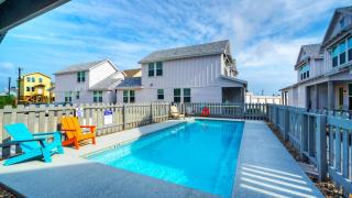 Pool 1 Block to Alister Old Town Eateries Bluegrass Breeze by AvantStay - 0