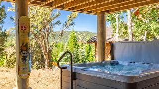 Hot Tub Game Room Large Deck w Incredible View Penticton Lodge by AvantStay - 7