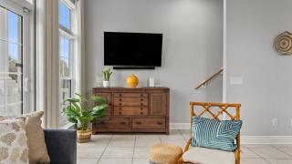 Tidal Charm by AvantStay Walk to Beach Community Pool Balcony Ocean Views - 4
