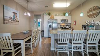 The Beautiful Place by AvantStay Mins to Beach Family-Friendly Pool - 3