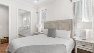 Emerald Escape by AvantStay Walk to Beach - 2