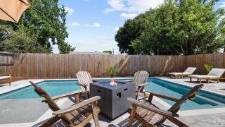 Walk to Beach Private Pool Fire Pit Bonfires G By The Sea by AvantStay - 8