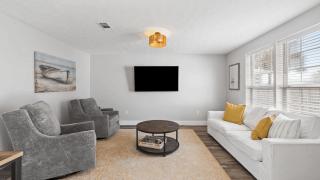 Walk to Beach Private Pool Fire Pit Bonfires G By The Sea by AvantStay - 4