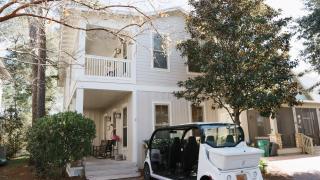 5 Mins to Beach Shared Pool Covered Deck Bikes Heron Cottage by AvantStay - 7