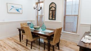 5 Mins to Beach Shared Pool Covered Deck Bikes Heron Cottage by AvantStay - 1