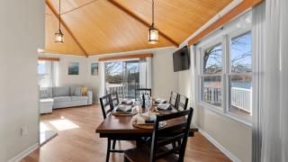 Pleasant Cove Waterfront Getaway with Fire Pit Deck and Lake Views - 9