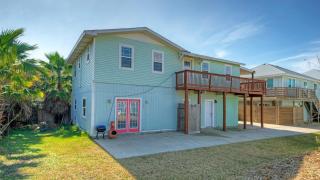 Near Beach Dining in Golf Cart Zone Private Balcony Salty Sunshine B - 9