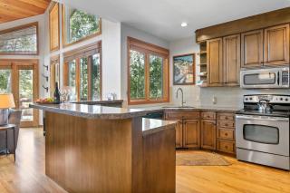 Twin Pines at Deer Valley Resort - Three Bedroom Condo with Hot Tub #5 condo - 2