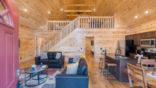 Hot Tub Foosball Access to Pool Tennis Gym Chilln in the Smokies - 1