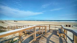 Beach Boardwalk Access Pool Remodeled Interior Tropical Haven by AvantStay - 5