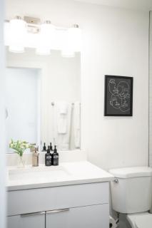 Modern & Spacious Midtown Comfort with Walk Score 93 - 1