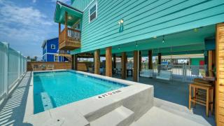 Private Pool Free Golf Cart 3 Blocks to Town Tequila Tides by AvantStay - 1