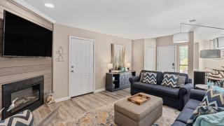 Spacious 3BR w Tiki Bar Shared Pool Walk to Beach Near 30A Pier Park - 3