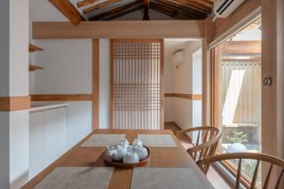 Luxury Hanok Graceful Haven - 9