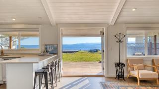 Cozy Whidbey Island Stay Steps on the beach Fireplace BBQ Near Trails - 9