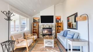 Cozy Whidbey Island Stay Steps on the beach Fireplace BBQ Near Trails - 5