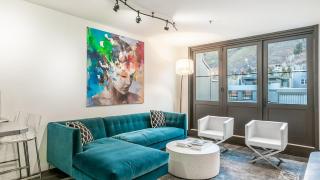 New San Juan 303 by AvantStay Modern Penthouse w Deck Overlooking Main Street - 5