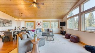 Golden Summit by AvantStay Stunning Secluded Cabin w Access to Tahoe Donner - 4