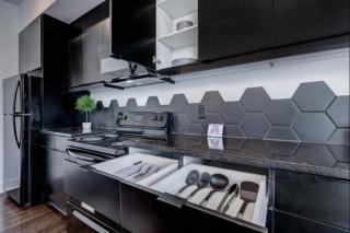 Chic Midtown Hideaway Top floor with Balcony - 6