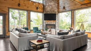 Copperhead by AvantStay Treetop Haven w Indoor pool Home Theatre Game Room - 1