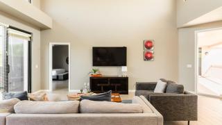 Ivory Buyout By AvantStay Two Home Buyout Near Old Town w Large Patio - 4