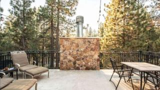 Big Bear Castle by AvantStay Private Home in Great Big Bear Location w Hot Tub - 3