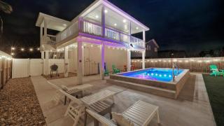 Priv Pool Yard w Putting Green Newly Remodeled Always Sunny by AvantStay - 2