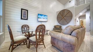 Pool Access Boat Dock Steps to the Gulf The Pintail by AvantStay - 1