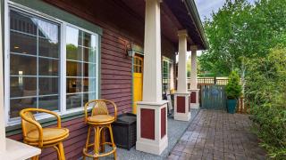 Sunny Backyard Fireplace Coastal Access in Peaceful Neighborhood Near Shopping - 8