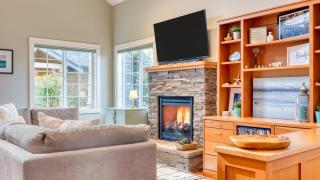 Sunny Backyard Fireplace Coastal Access in Peaceful Neighborhood Near Shopping - 5