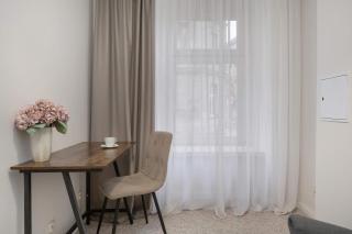 Beige Apartment in Wrocław Center with Home Office by Noclegi Renters - 7