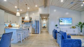 Swinging Easy by Avantstay Private Pool Firepit Balcony - 3