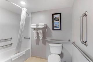 Comfort Suites near Birkdale Village- Huntersville - 2