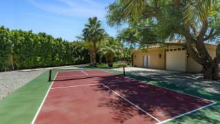 The Date Palm Estate by AvantStay Expansive Estate w Game room Backyard Oasis w Pool Spa - 5