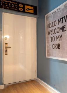 Luxury 3 bedroom apartment in a secure estate in lekki - 2